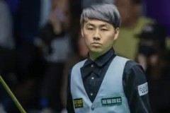 阿拉巴：边后卫逆境传奇，拜仁利物浦核心之路